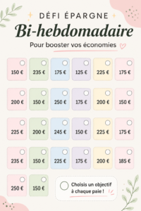 Une femme souriante tenant un calendrier et une tirelire, symbolisant le défi d'épargne bihebdomadaire.