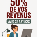 Femme souriante tenant un carnet de budget, prête à économiser de l'argent.