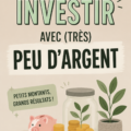 Femme souriante regardant des graphiques d'investissement sur un ordinateur avec un petit budget.