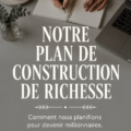 Femme réfléchissant à un plan financier sur une table avec des documents
