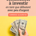 Femme souriante consultant des options d'investissement sur une tablette