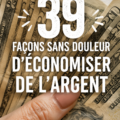 Femme souriante regardant des documents de budget familial avec des astuces d'économies sur la table