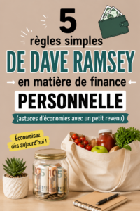 Femme heureuse consultant son budget avec un ordinateur