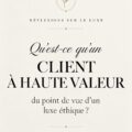 Client de luxe éthique découvrant des produits écoresponsables