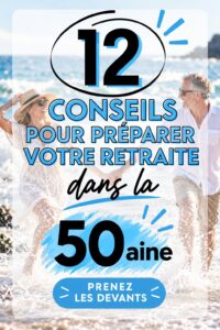 Femme envisageant sa retraite avec un carnet et un stylo