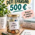 Une femme heureuse regardant un tableau d'épargne pour le défi des 500 euros.